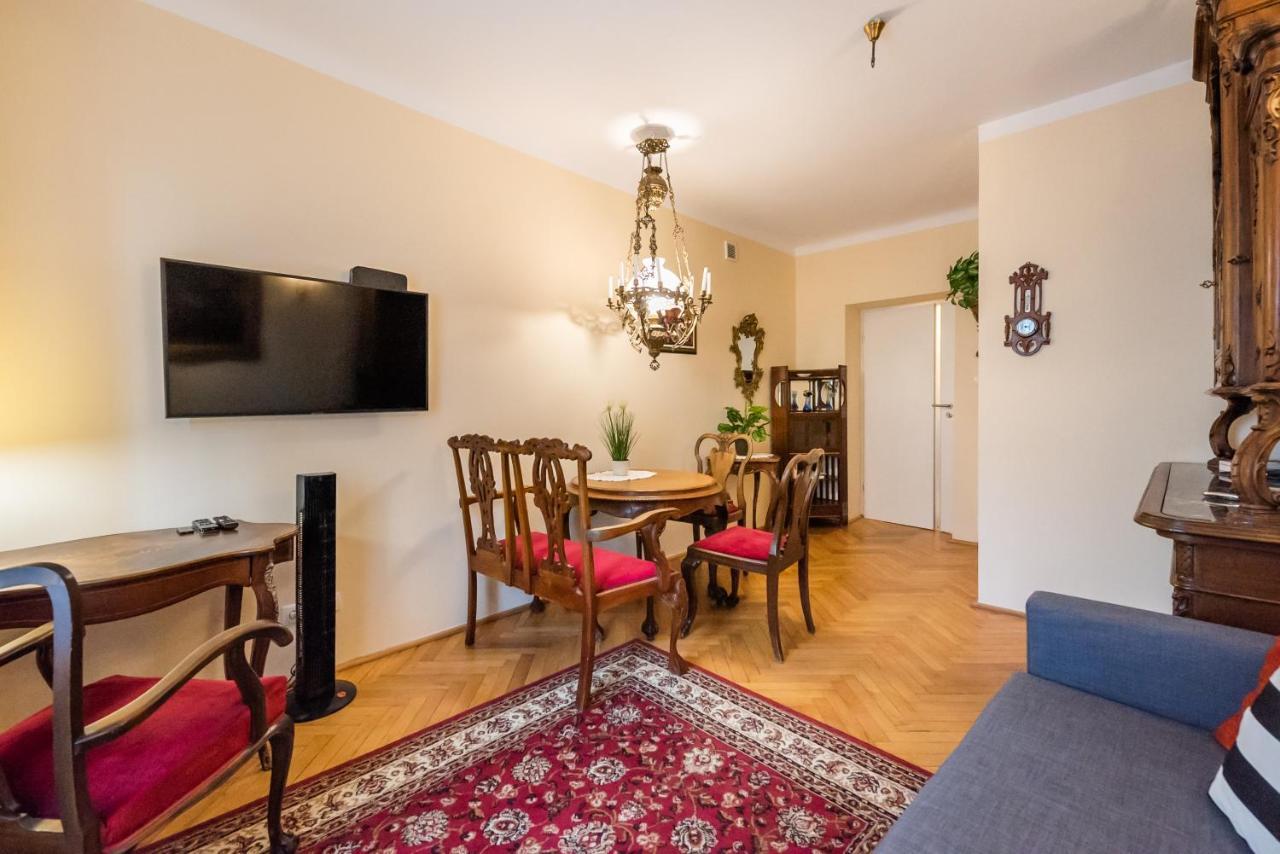 Downtown Antique Apartment Warschau Buitenkant foto