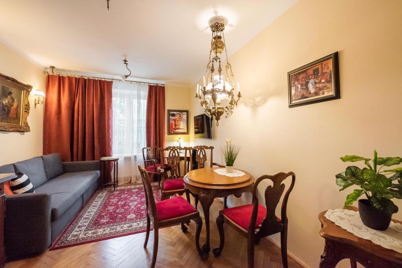Downtown Antique Apartment Warschau Buitenkant foto