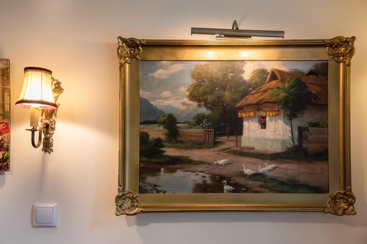Downtown Antique Apartment Warschau Buitenkant foto