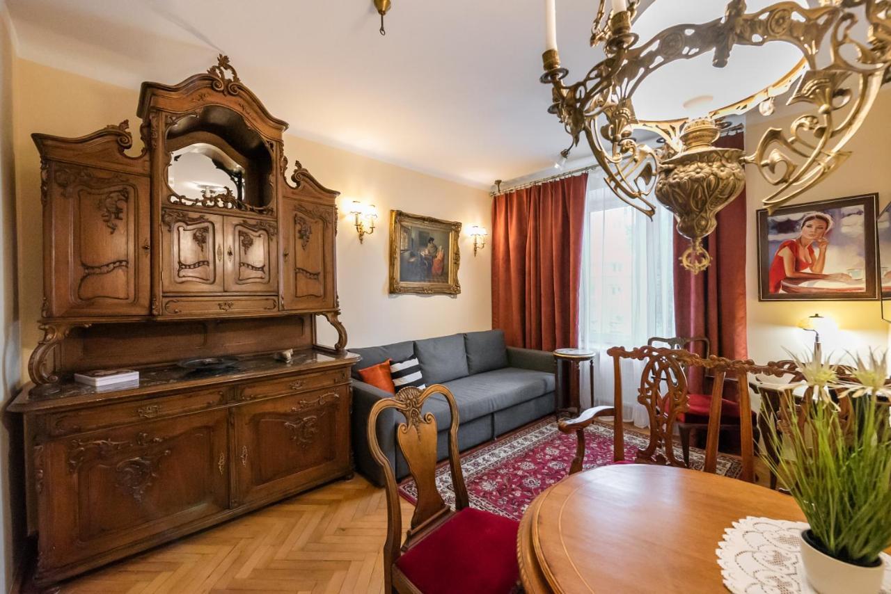 Downtown Antique Apartment Warschau Buitenkant foto